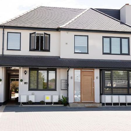 Walnut Flats-F2, 3-Bedroom With Garden & Patio - Ac, Parking, Netflix, Wifi - Close To Oxford, Bicester & Blenheim Palace Dış mekan fotoğraf