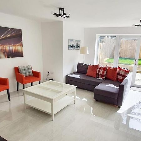 Walnut Flats-F2, 3-Bedroom With Garden & Patio - Ac, Parking, Netflix, Wifi - Close To Oxford, Bicester & Blenheim Palace Dış mekan fotoğraf