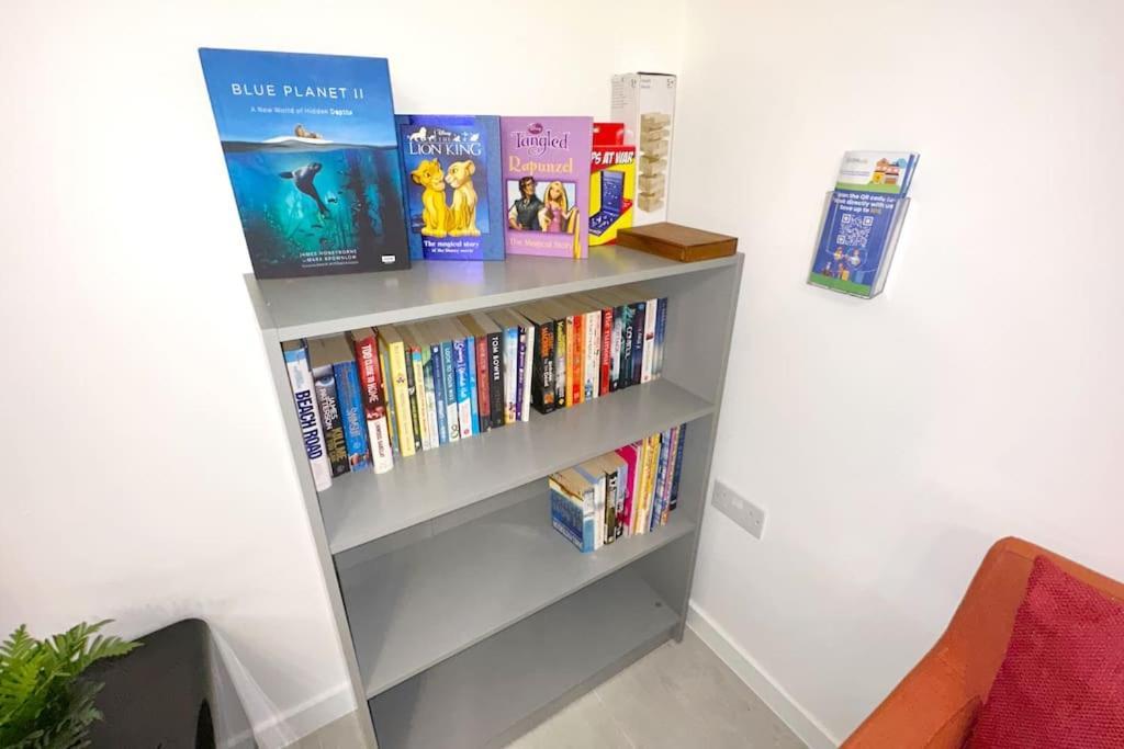 Walnut Flats-F2, 3-Bedroom With Garden & Patio - Ac, Parking, Netflix, Wifi - Close To Oxford, Bicester & Blenheim Palace Dış mekan fotoğraf