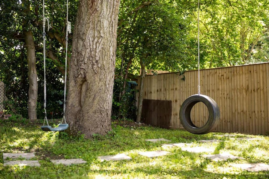 Walnut Flats-F2, 3-Bedroom With Garden & Patio - Ac, Parking, Netflix, Wifi - Close To Oxford, Bicester & Blenheim Palace Dış mekan fotoğraf