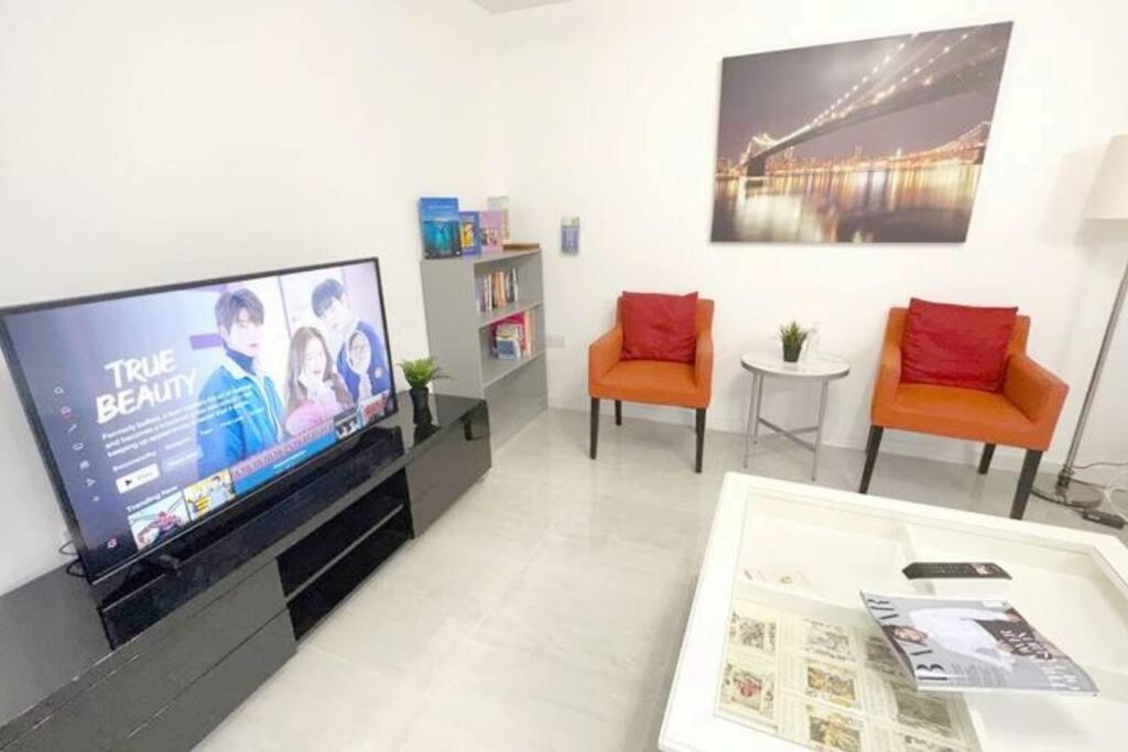 Walnut Flats-F2, 3-Bedroom With Garden & Patio - Ac, Parking, Netflix, Wifi - Close To Oxford, Bicester & Blenheim Palace Dış mekan fotoğraf